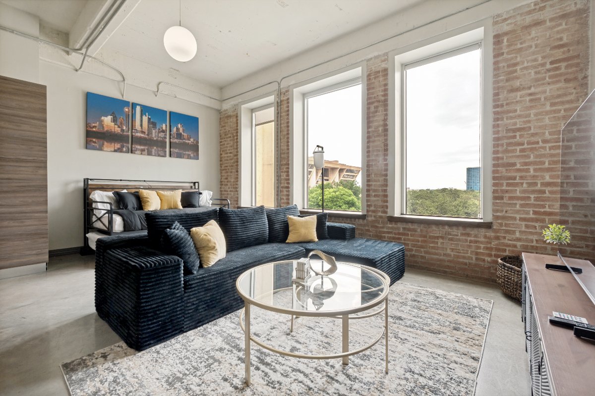 Luxury Downtown Dallas Condo - Photo 2
