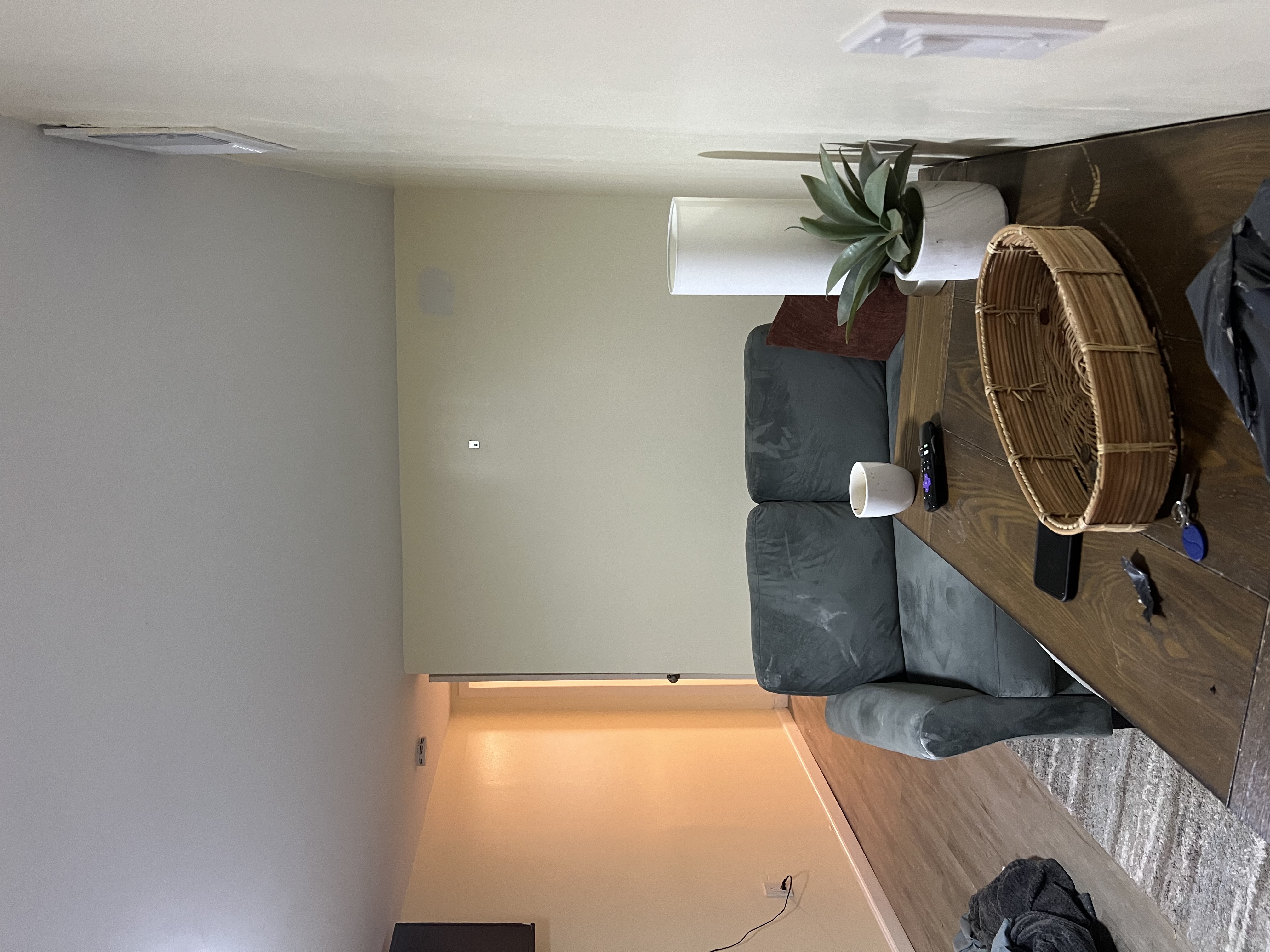 Art inspired 1 bedroom apt- lower floor - Photo 4