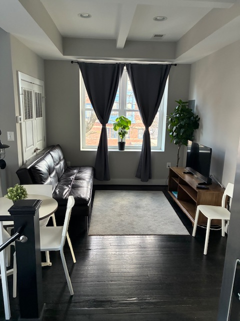 Capitol Hill Private Room With Shared Living Spaces In Prime Location Near Union Station - Photo 4