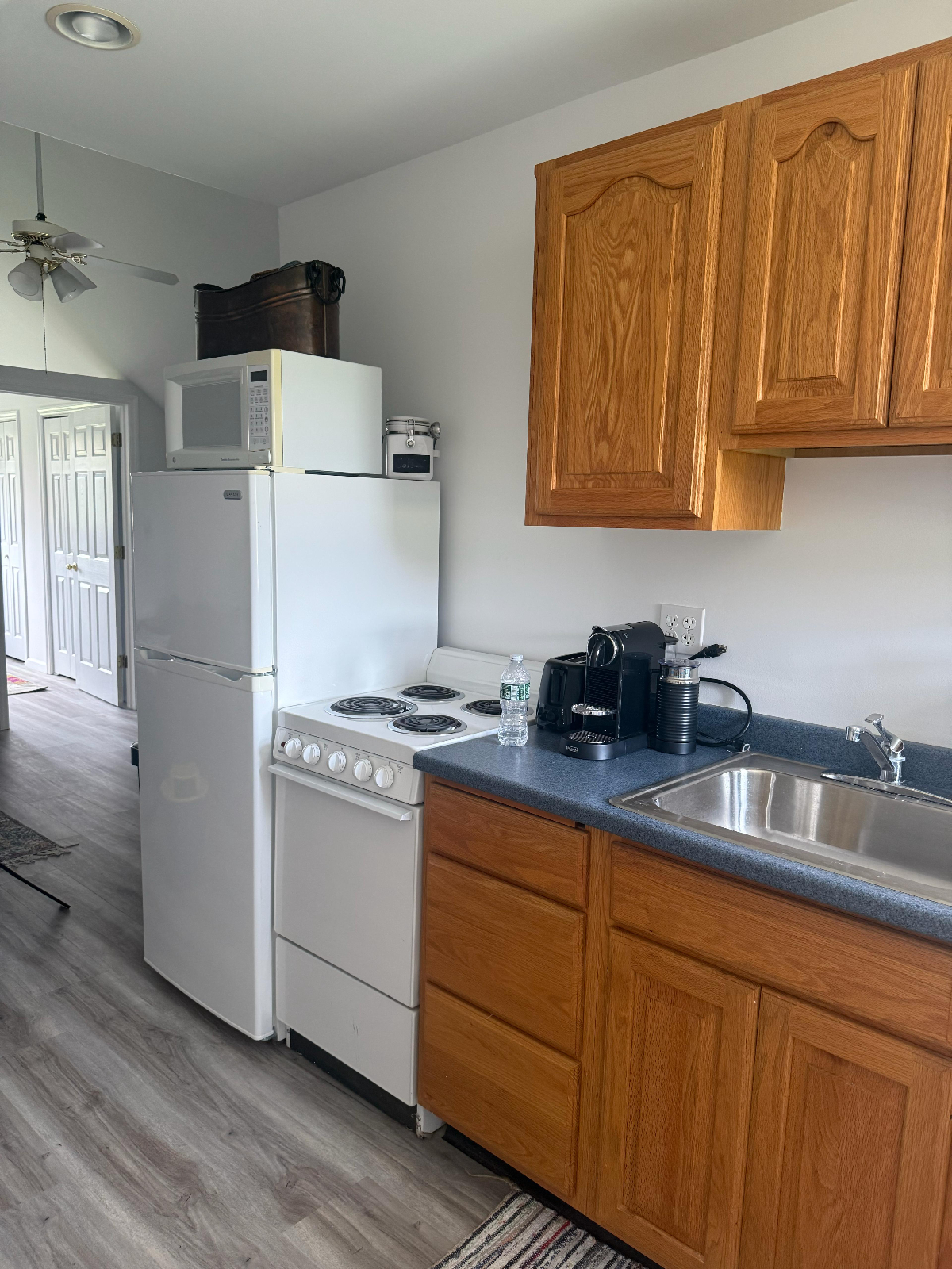 1 Bedroom Quiet Residential location - Photo 8
