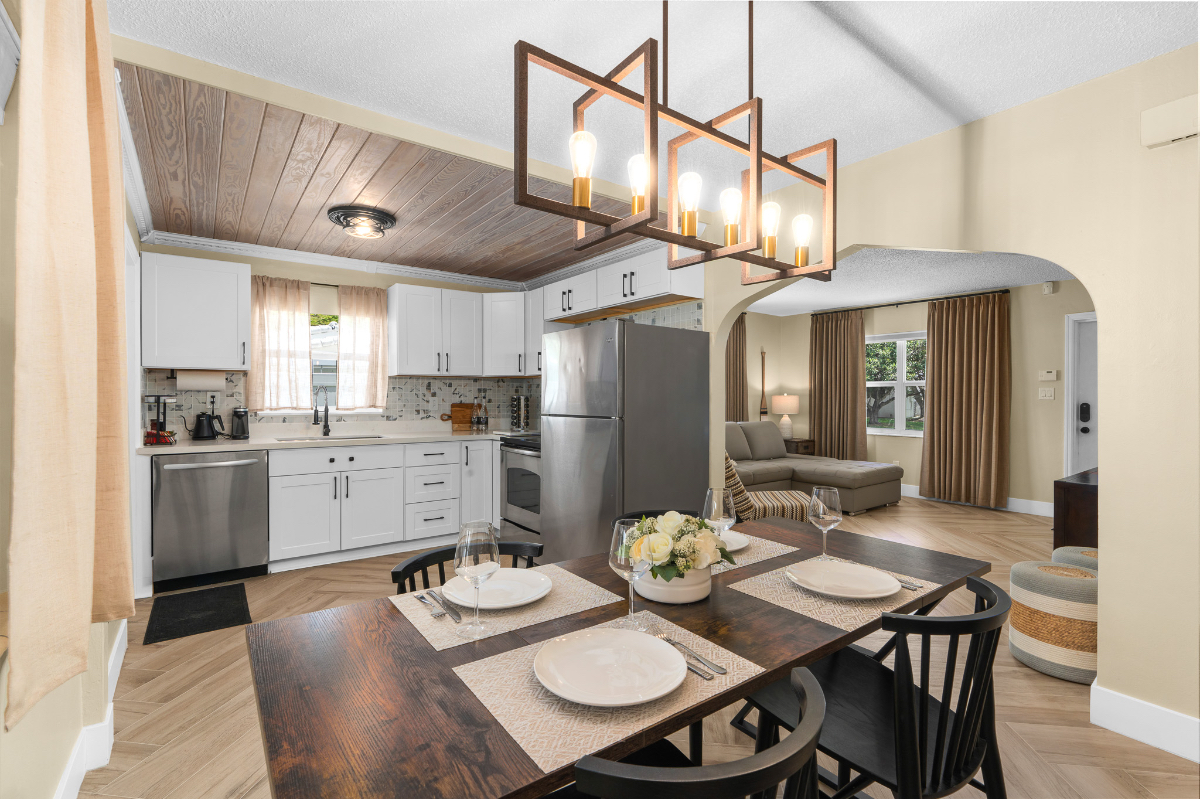 Spacious Modern Decor Villa in Hollywood - Photo 5