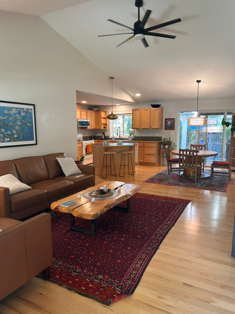Furnished Home / Hot Tub Backyard Sanctuary /Near St. Charles - Photo 4