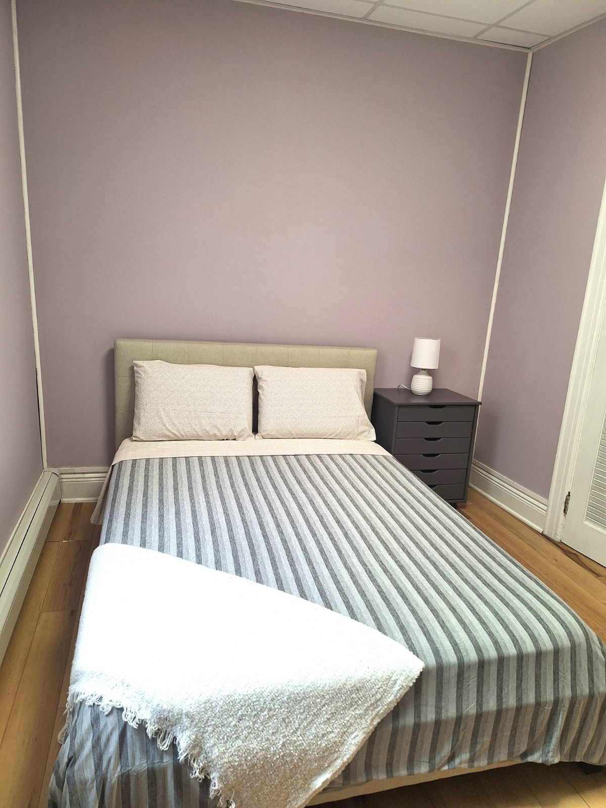 Steps to Montefiore, Jacobi & Einstein - Furnished Private Room - Photo 2