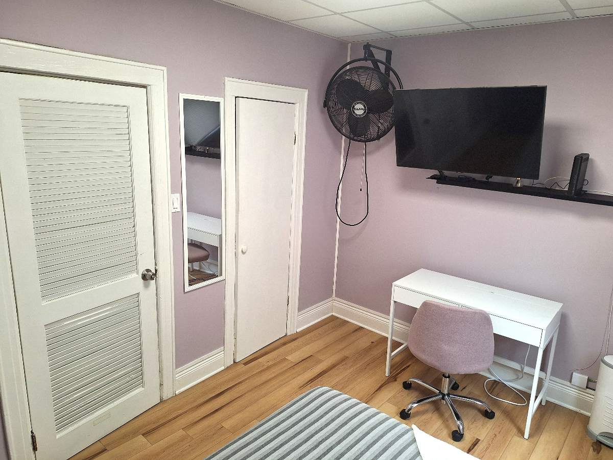 Steps to Montefiore, Jacobi & Einstein - Furnished Private Room - Photo 4