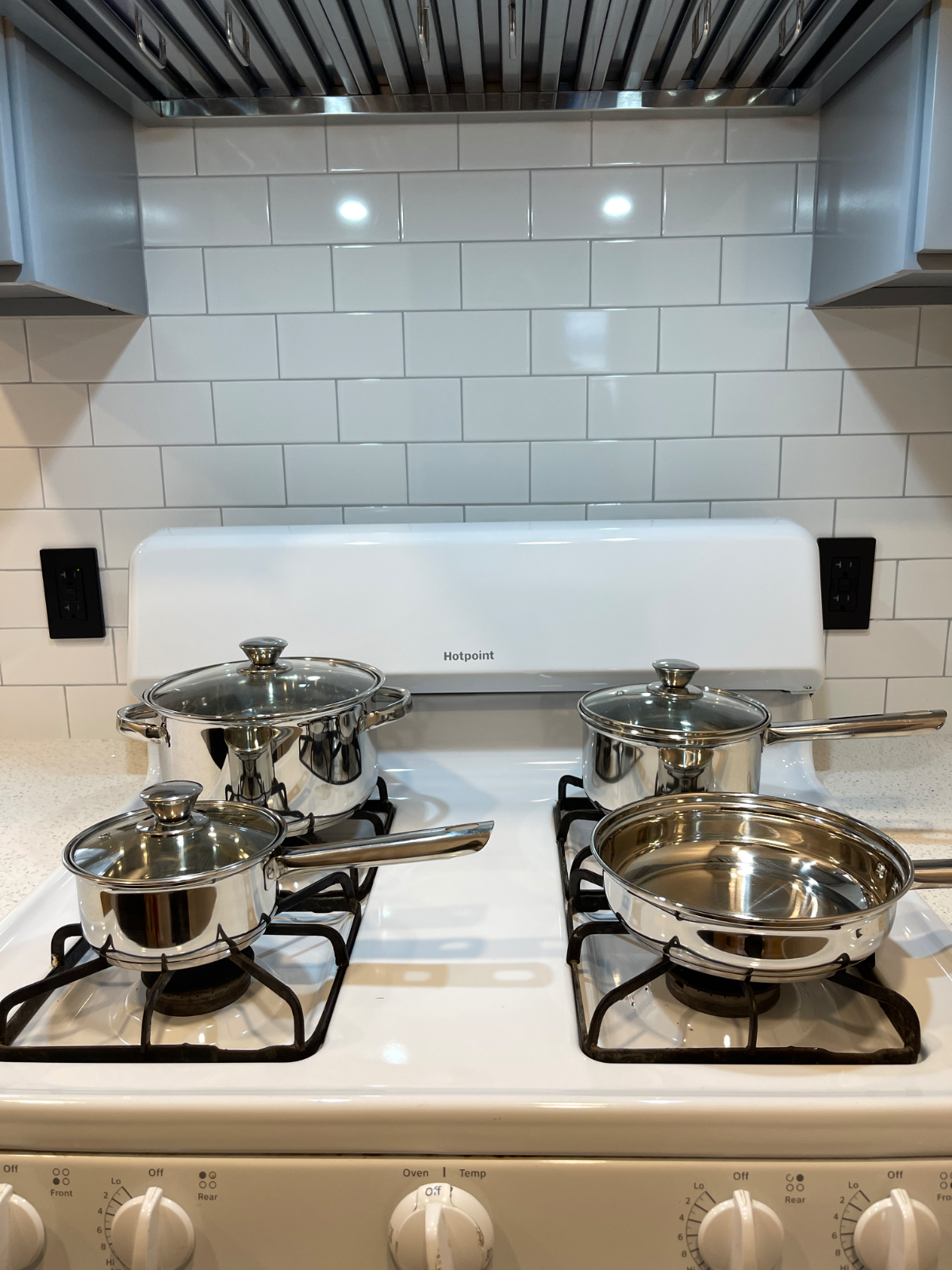 Newly Renovated Furnished Home Move In Ready - Photo 4