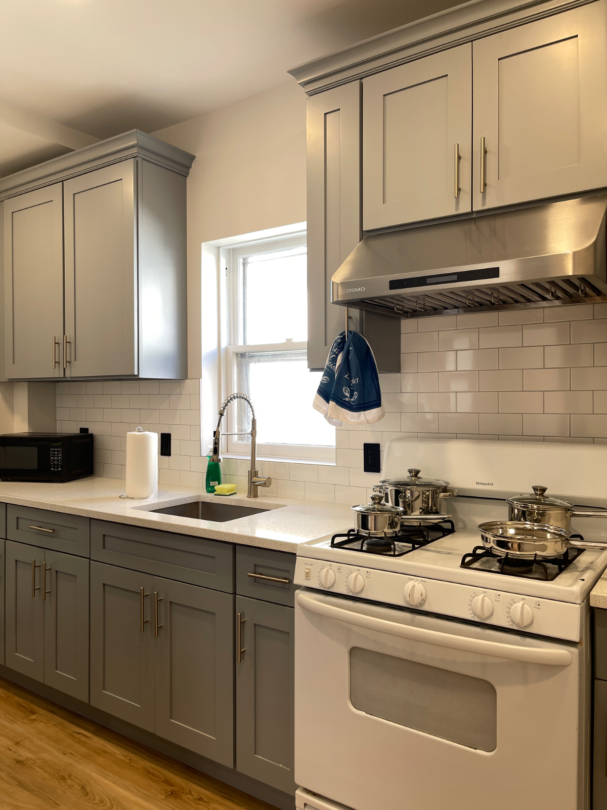 Newly Renovated Furnished Home Move In Ready - Photo 3