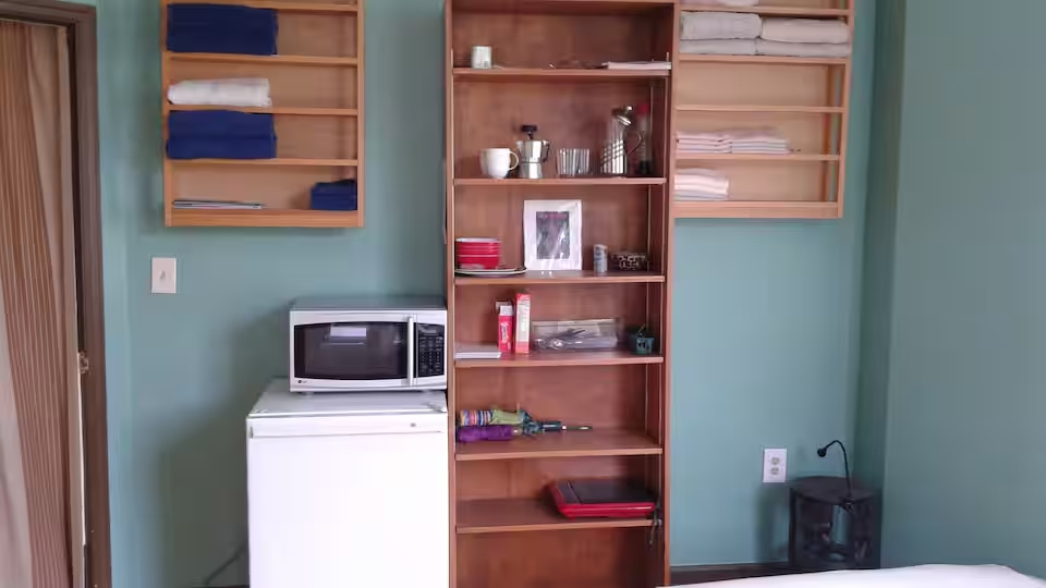 Awesome large bay room overlooking Morningside Park - Photo 7