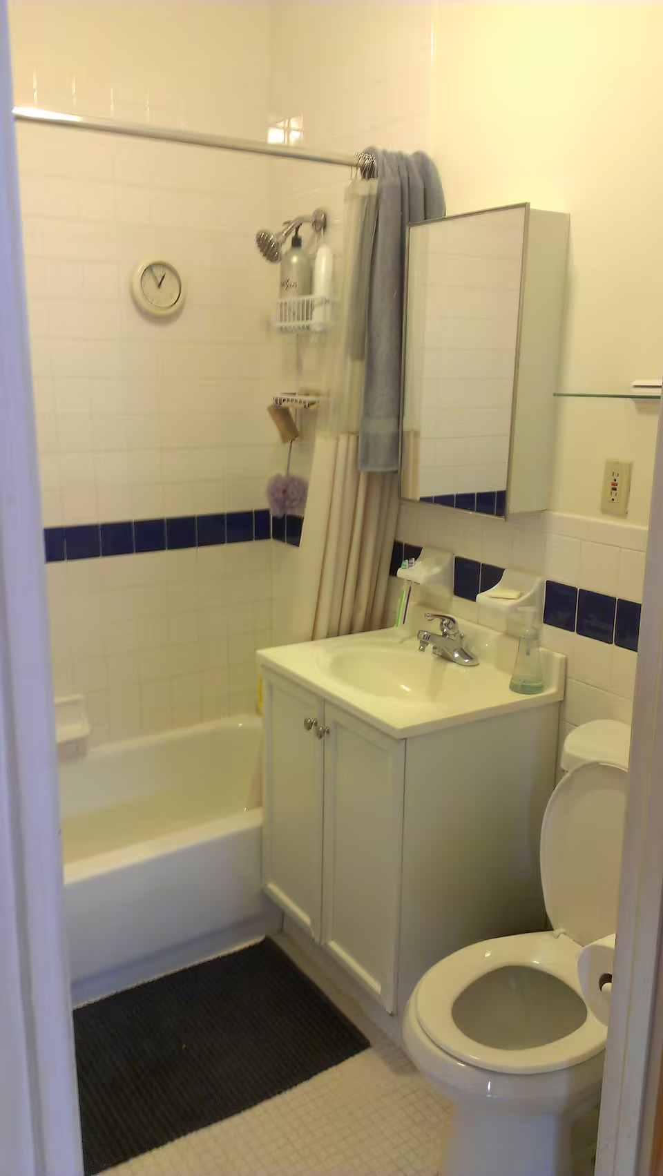 Awesome large bay room overlooking Morningside Park - Photo 10