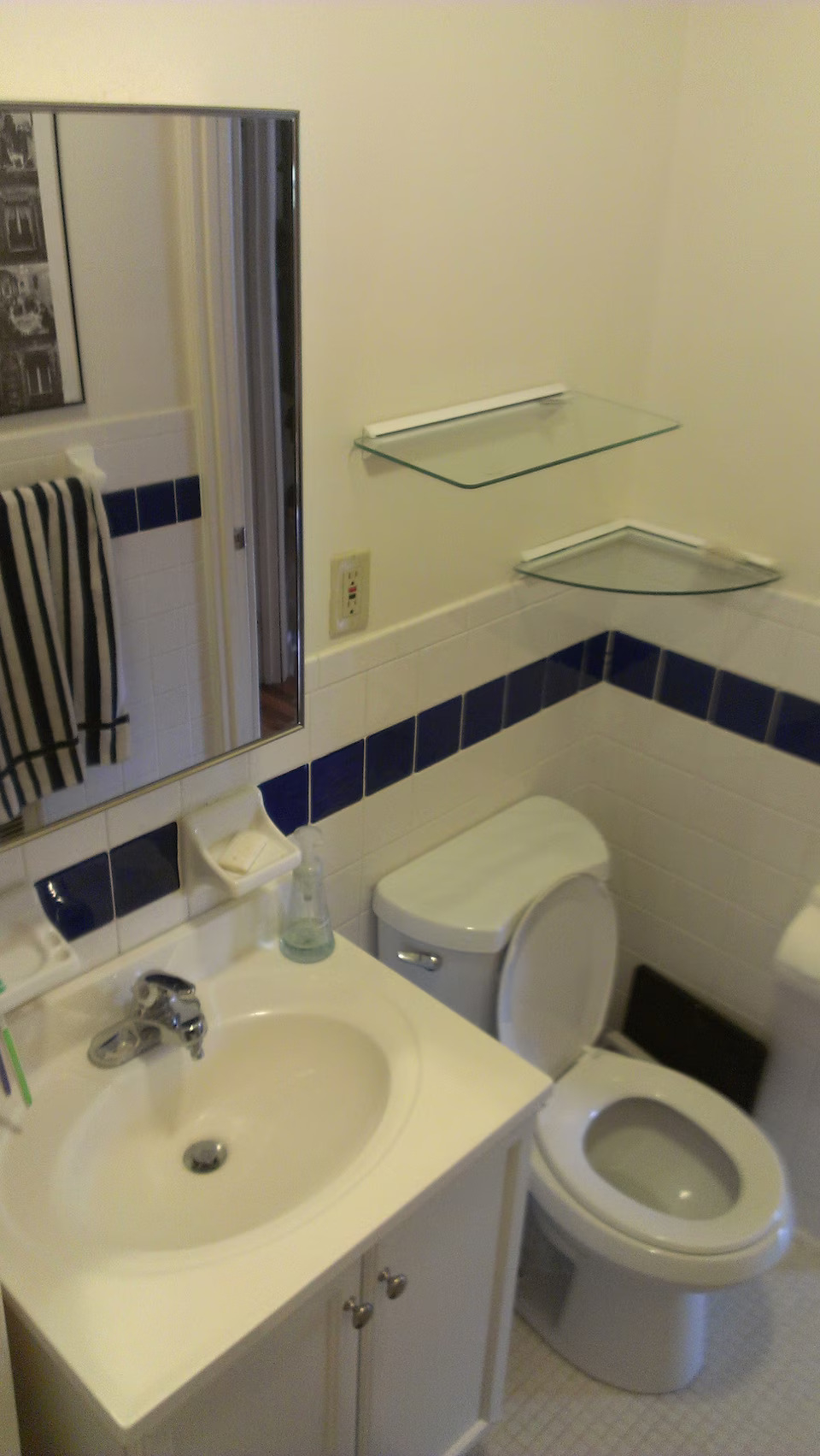 Awesome large bay room overlooking Morningside Park - Photo 11