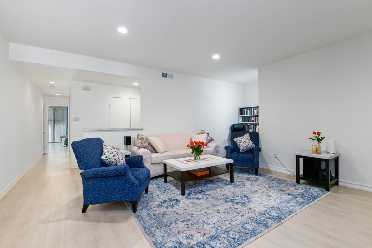 Mediterranean Home in San Diego's Marina District - Coziness Meets Bay and City Life - Photo 5