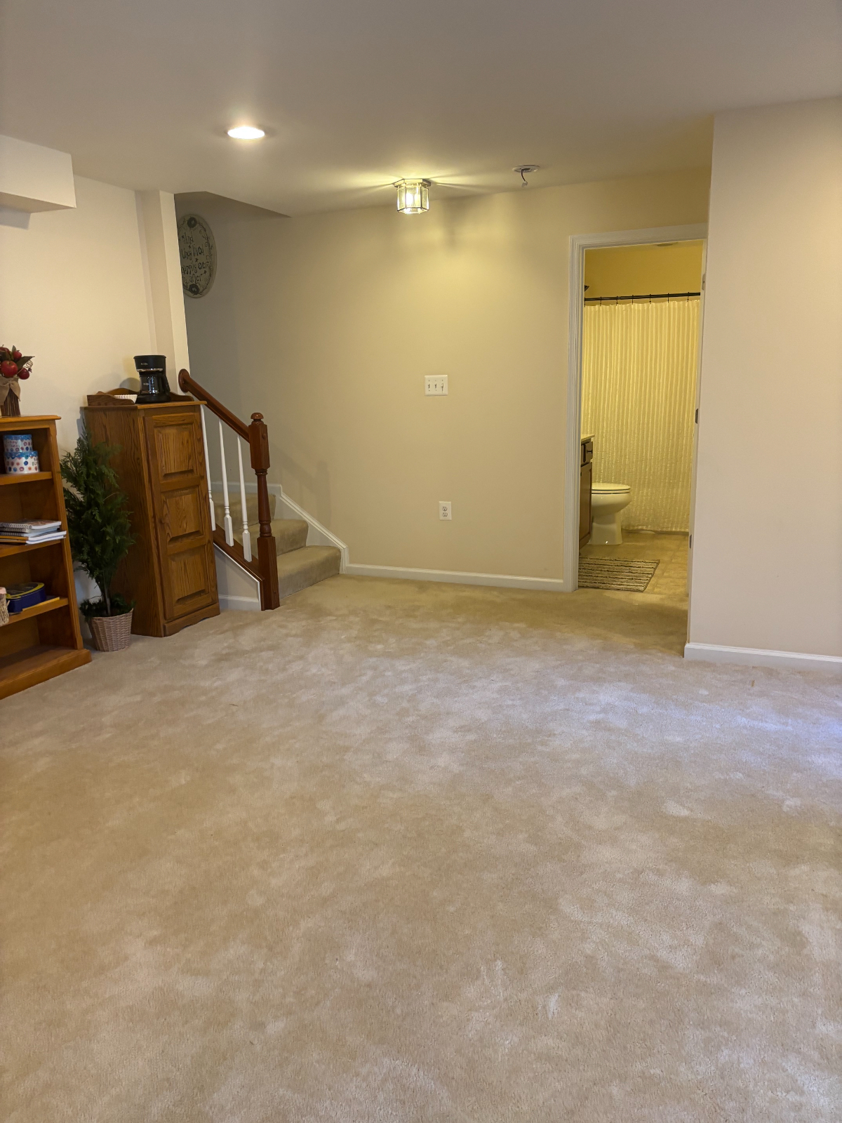 Furnished BR & BA with Family Room in Lower Level of Comfortable Home in Quiet Neighborhood - Photo 5