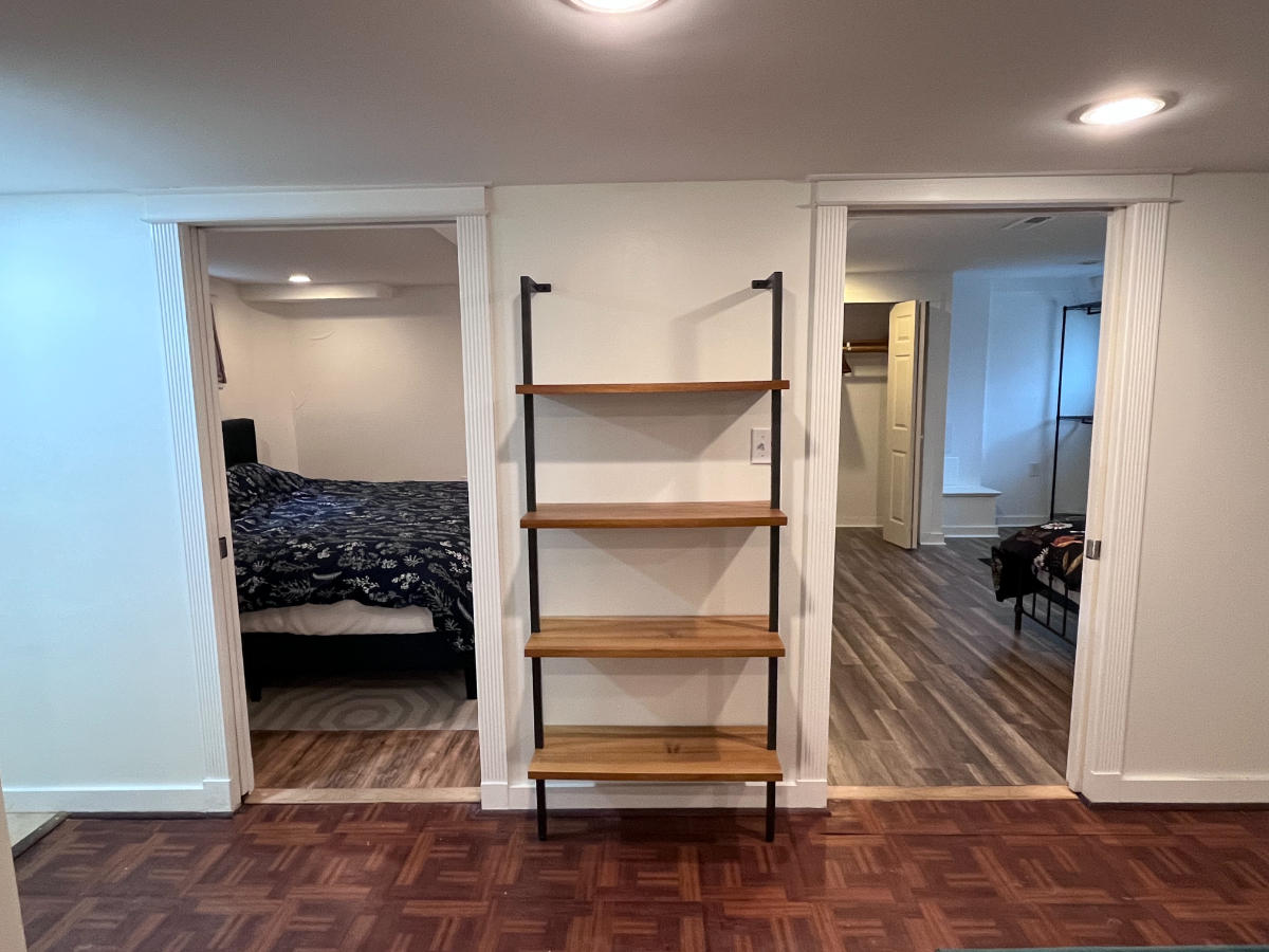 Spacious 2-Bedroom Private Garden Apartment with W/D, Dishwasher - Photo 5
