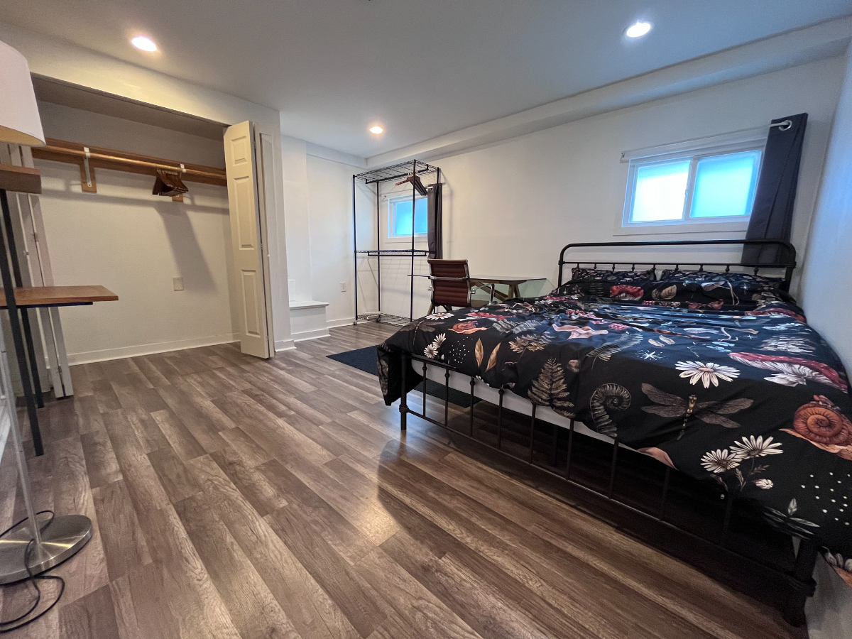 Spacious 2-Bedroom Private Garden Apartment with W/D, Dishwasher - Photo 6