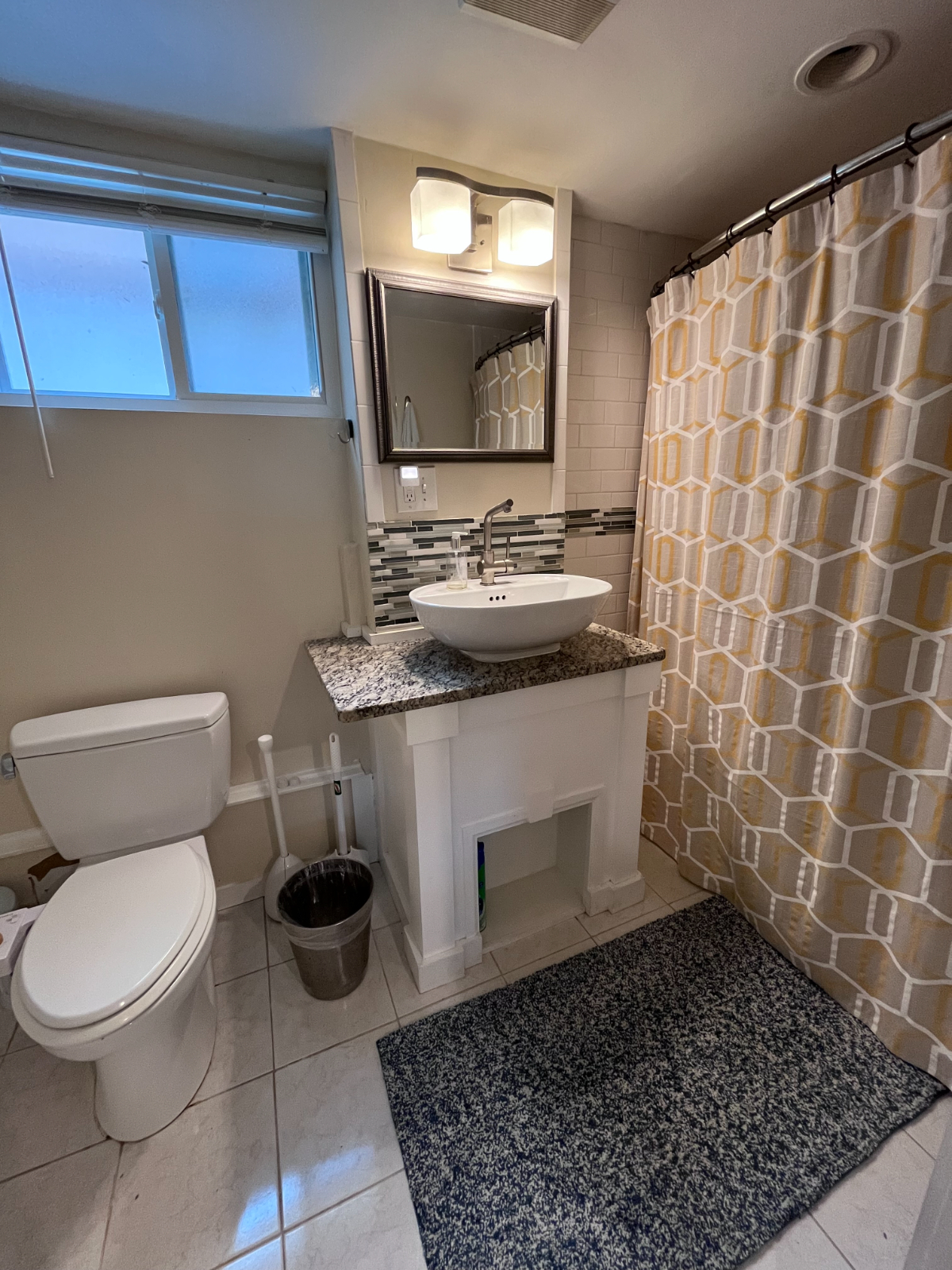 Spacious 2-Bedroom Private Garden Apartment with W/D, Dishwasher - Photo 11