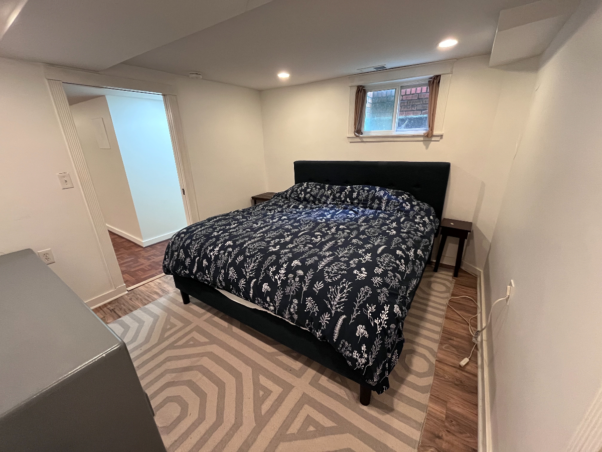 Spacious 2-Bedroom Private Garden Apartment with W/D, Dishwasher - Photo 3