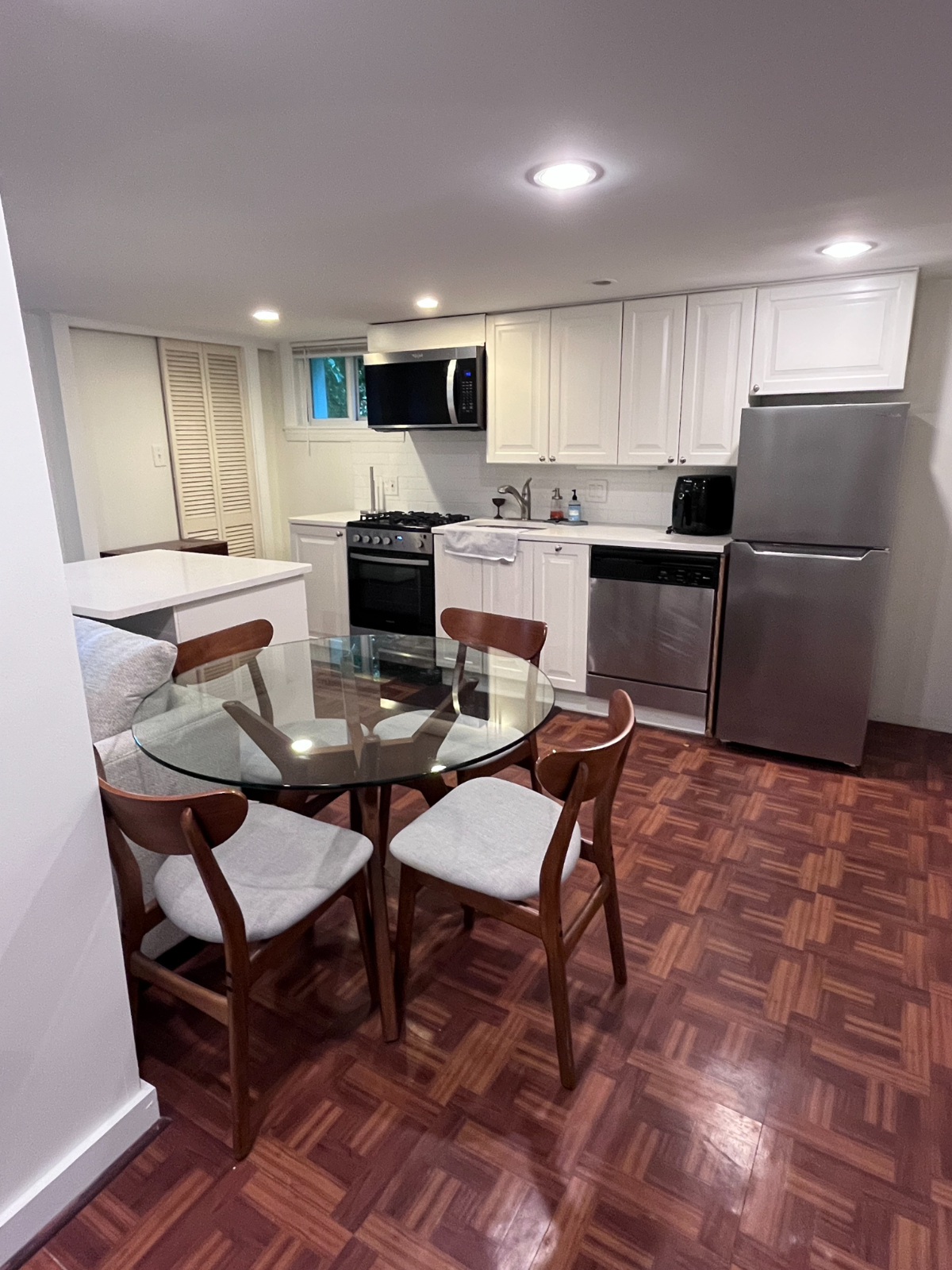 Spacious 2-Bedroom Private Garden Apartment with W/D, Dishwasher - Photo 9
