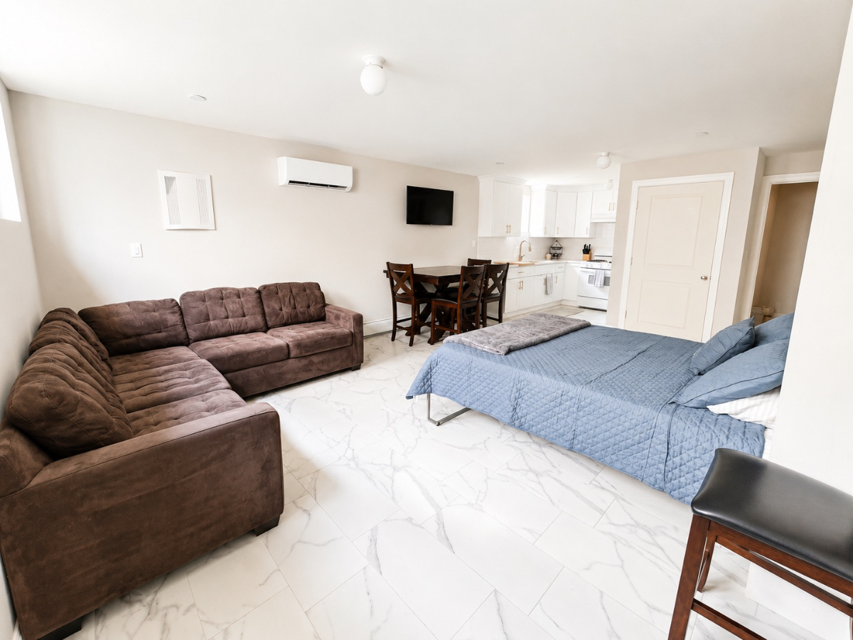 Brand New Private Studio, Queen Murphy Bed, Travel Nurse Friendly - Photo 4