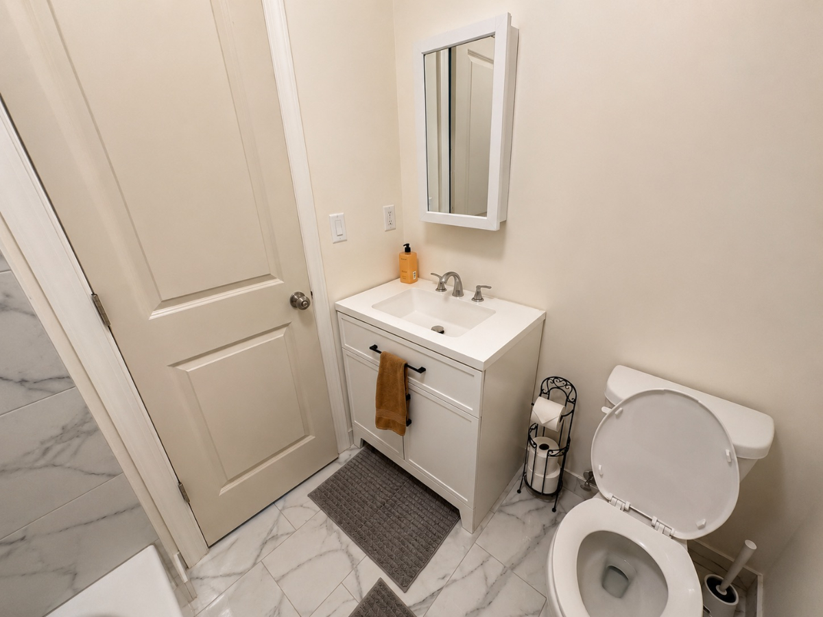 Brand New Private Studio, Queen Murphy Bed, Travel Nurse Friendly - Photo 5
