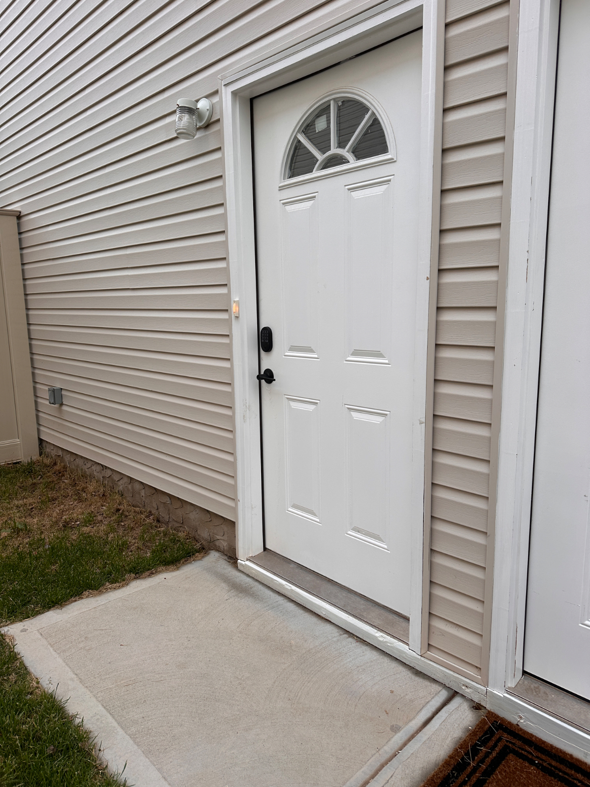 Brand New Private Studio, Queen Murphy Bed, Travel Nurse Friendly - Photo 8