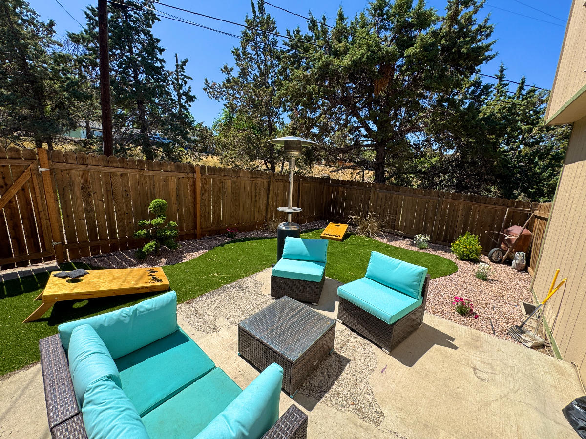 Cozy Retro-Modern Duplex - Photo 2