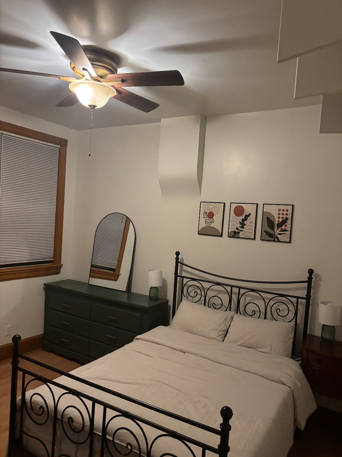 1BR, 1Bath, Kitchen, Dining and Living Room - Photo 12