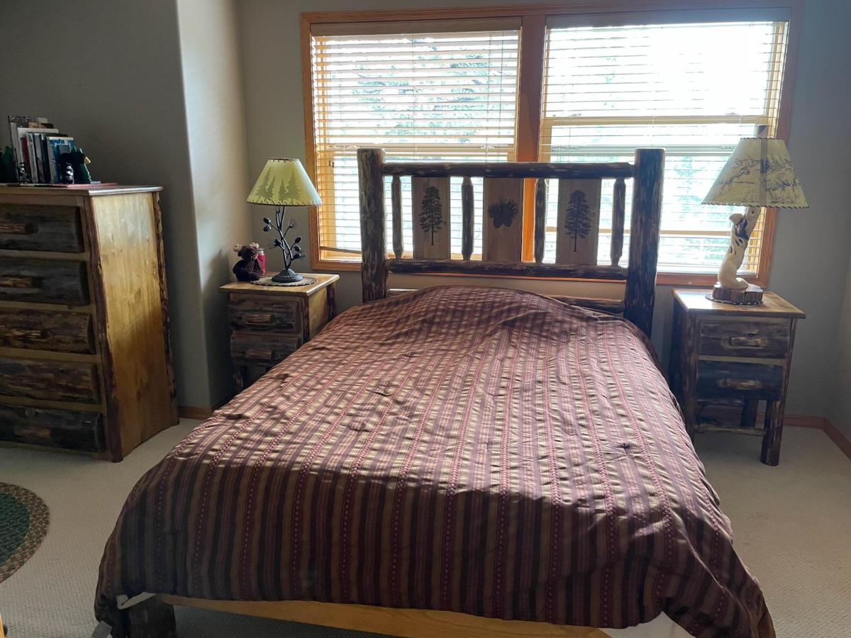 Spacious Furnished Mountain Retreat Near Downtown Bend and St. Charles Medical Center - Photo 1