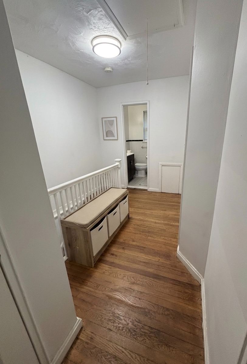 Sleek, Sunlit 3 Bed Brick Rowhome - Photo 6