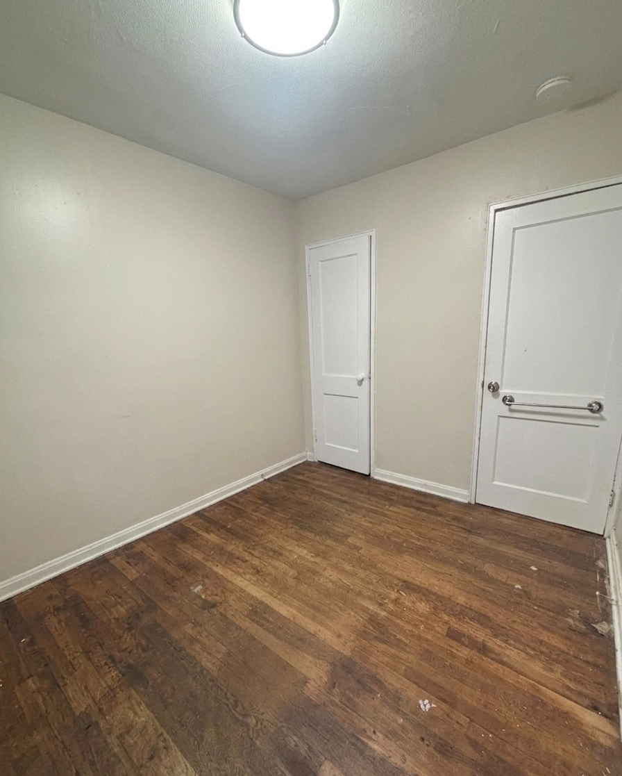 Sleek, Sunlit 3 Bed Brick Rowhome - Photo 8