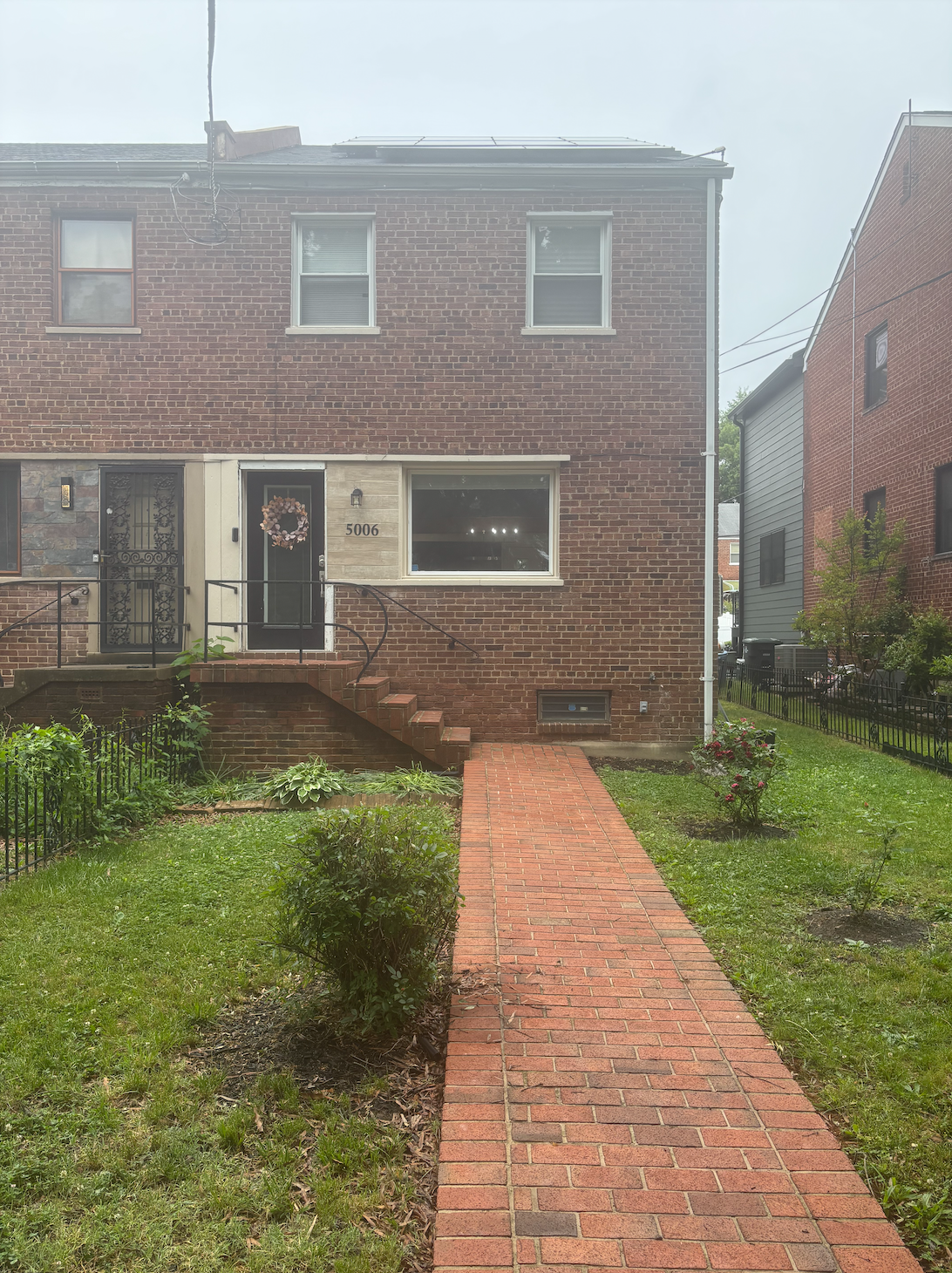 Sleek, Sunlit 3 Bed Brick Rowhome - Photo 11