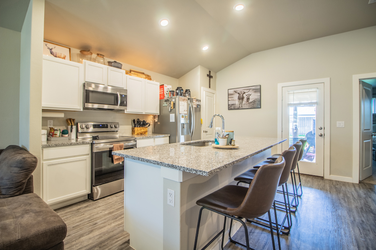 Modern West Lubbock Retreat - Photo 2