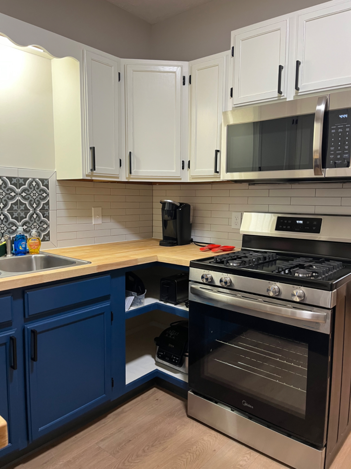 Utilities Paid, Furnished Cozy 2 BR Downtown Apartment - Photo 5