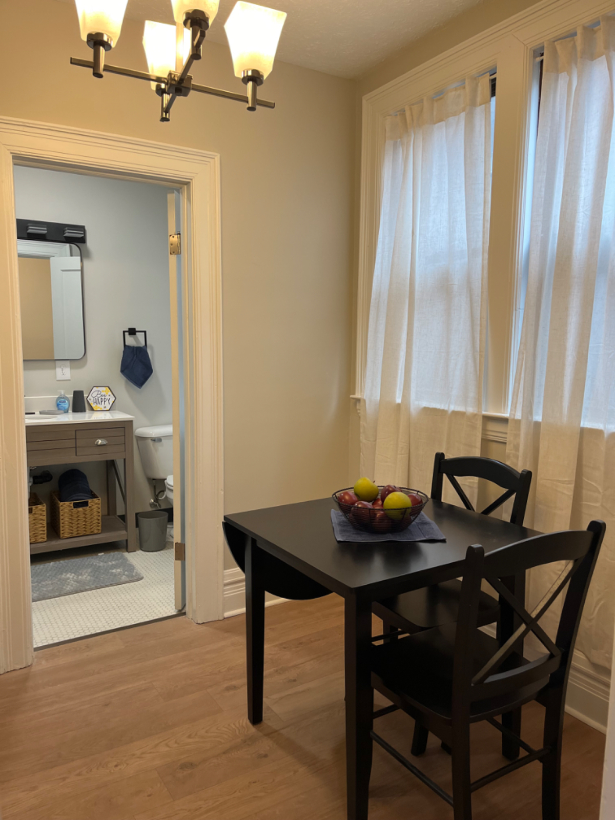 Utilities Paid, Furnished Cozy 2 BR Downtown Apartment - Photo 9