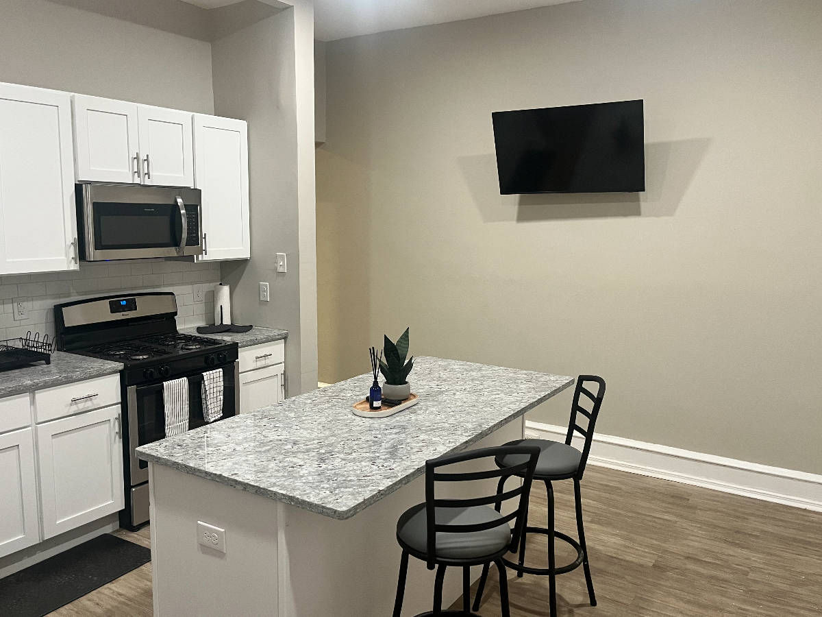 2nd Fl - Stylish 1BR Unit - Photo 2