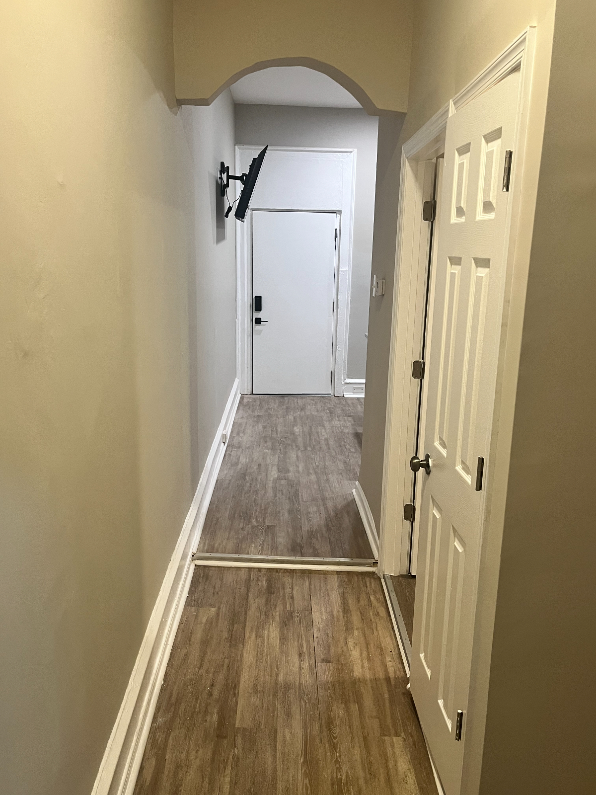 2nd Fl - Stylish 1BR Unit - Photo 5