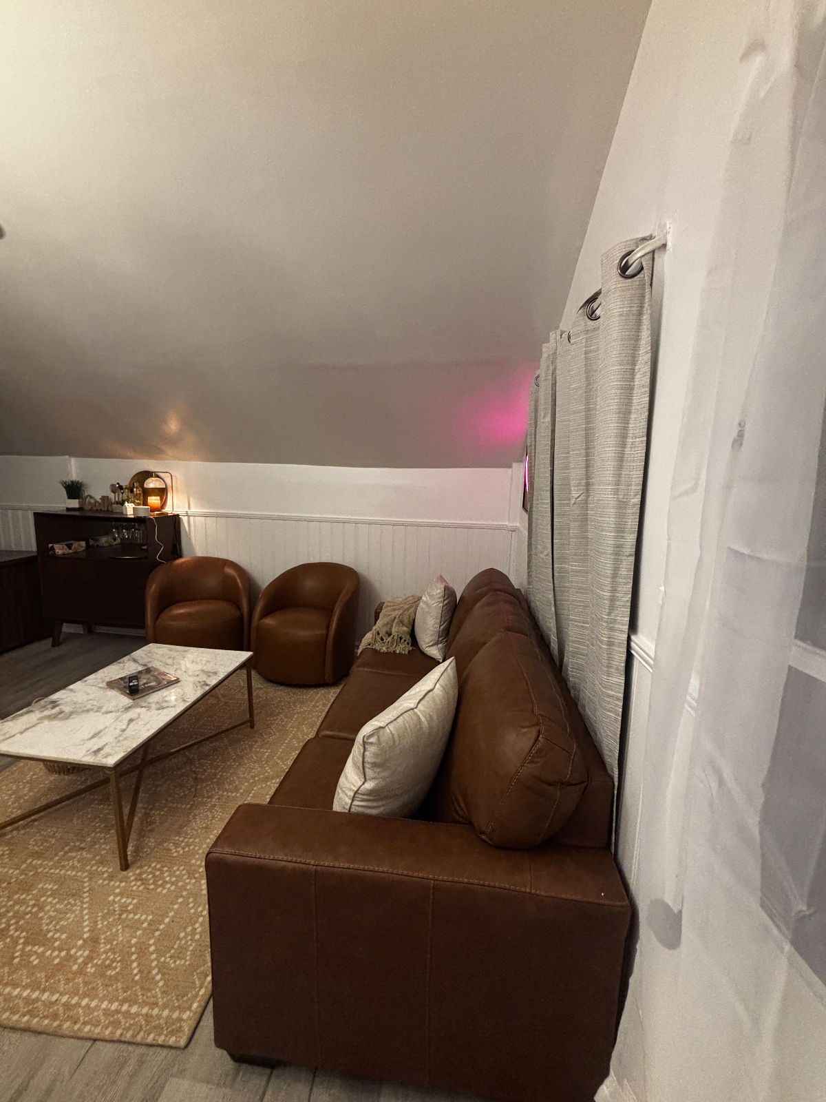 Sky View Apartment - Photo 3