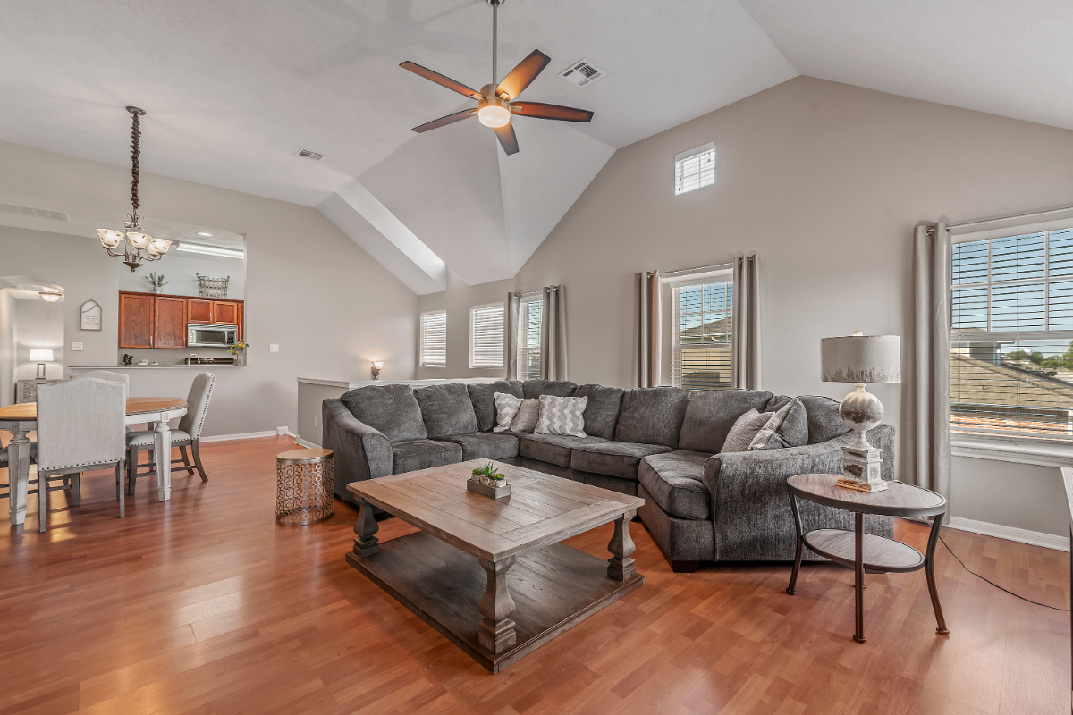 Live in the Center of It All...Fully Furnished... - Photo 11