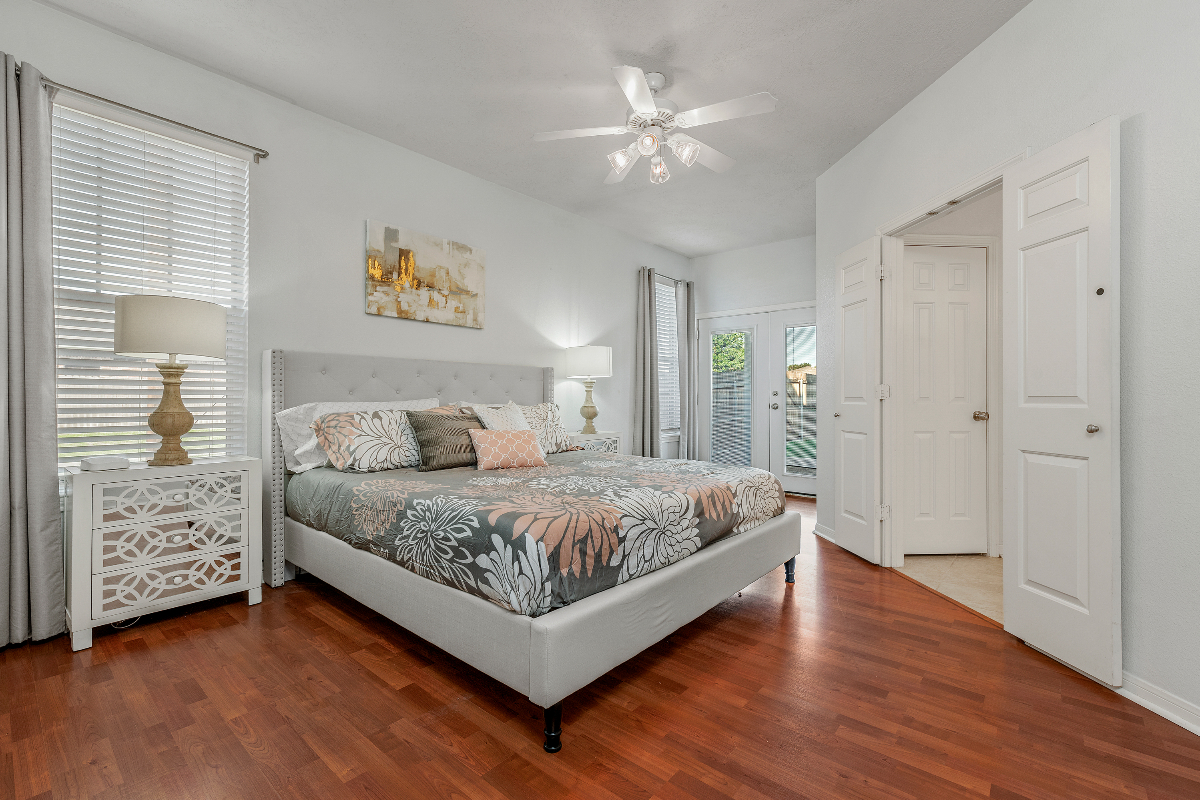 Live in the Center of It All...Fully Furnished... - Photo 12