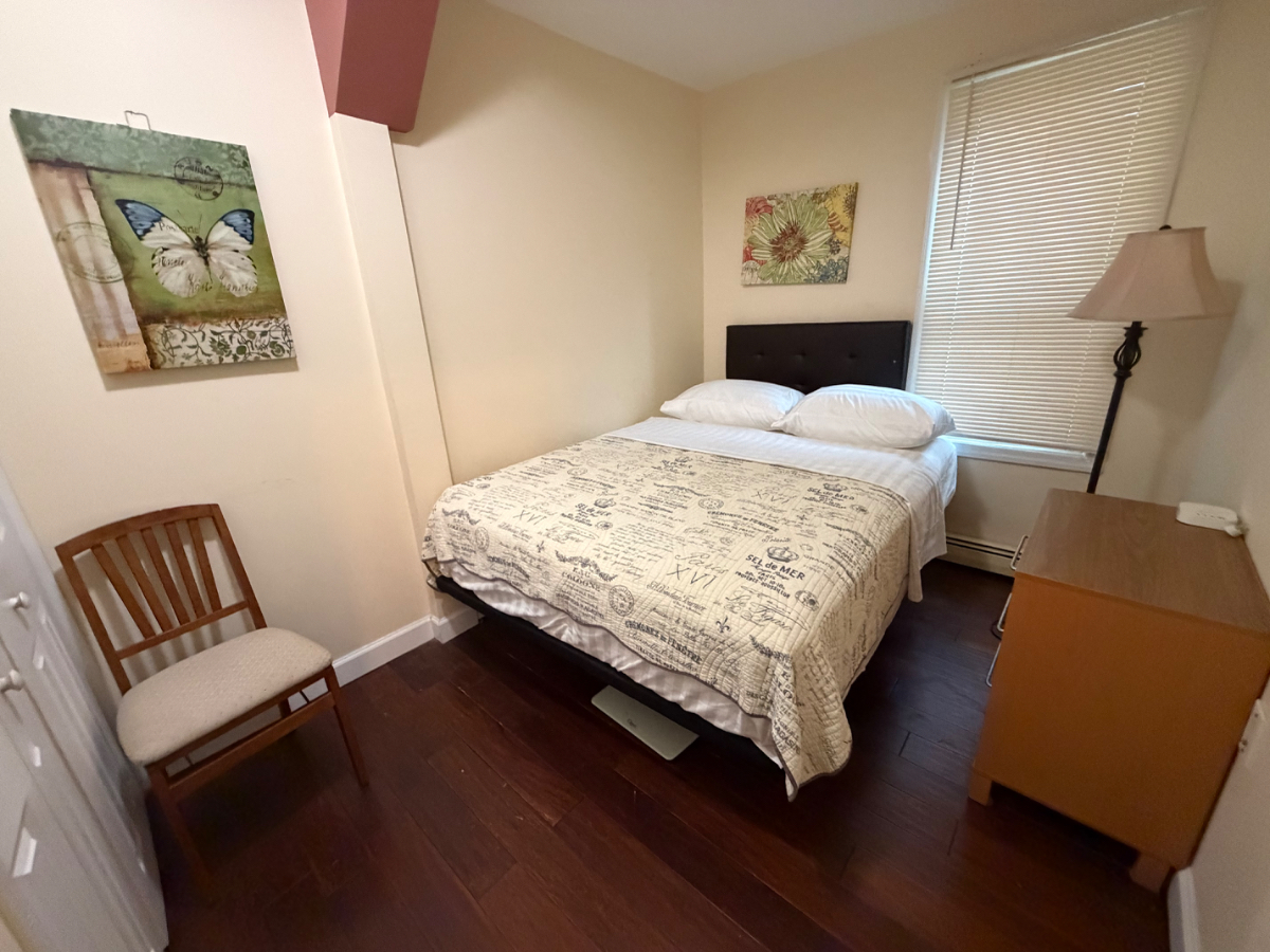 Inviting Furnished 1BR Apartment Near Hospitals, Transit & Walkable To Everyday Essentials - Photo 6
