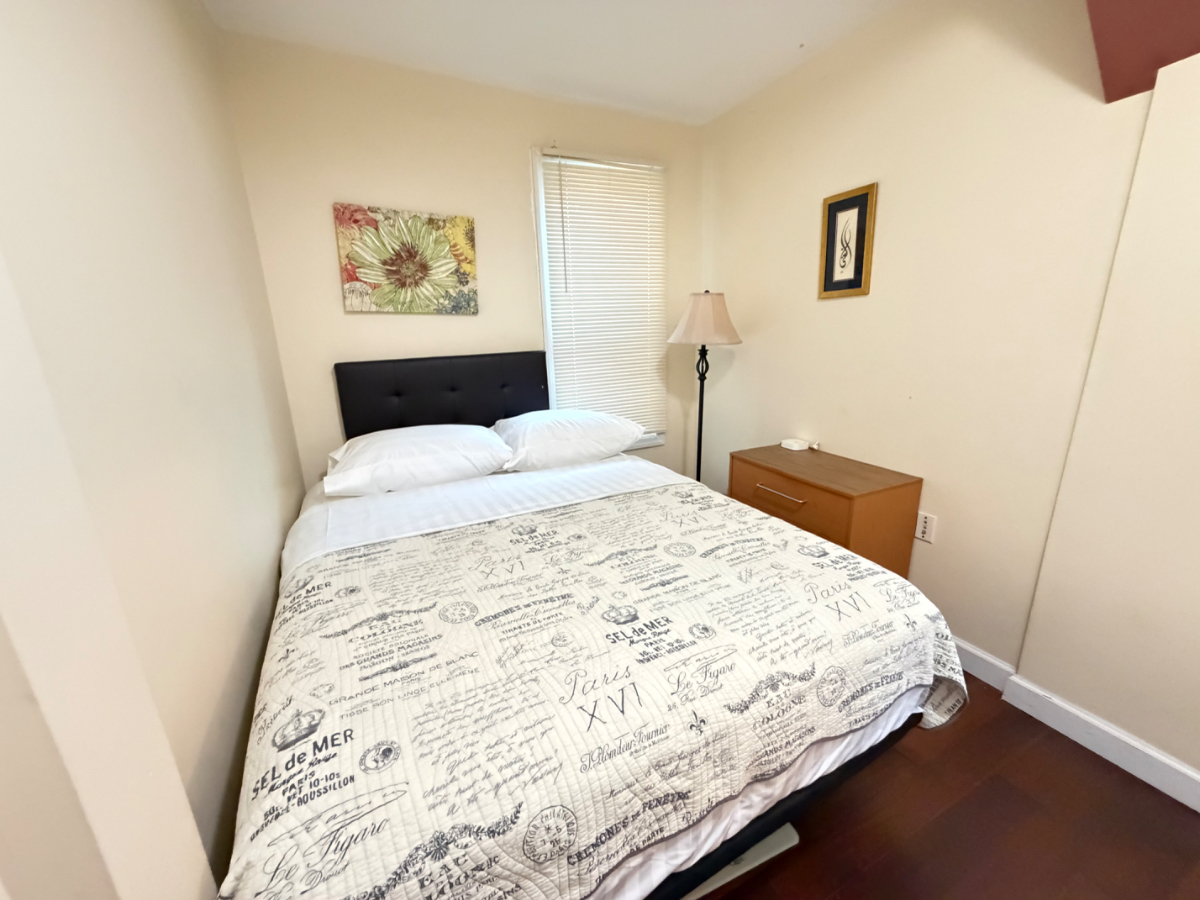 Inviting Furnished 1BR Apartment Near Hospitals, Transit & Walkable To Everyday Essentials - Photo 7