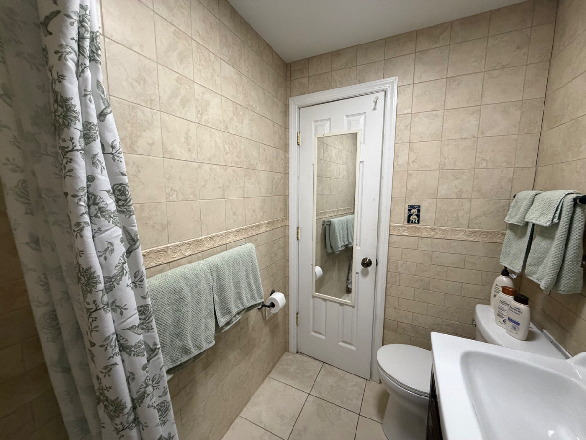 Inviting Furnished 1BR Apartment Near Hospitals, Transit & Walkable To Everyday Essentials - Photo 10