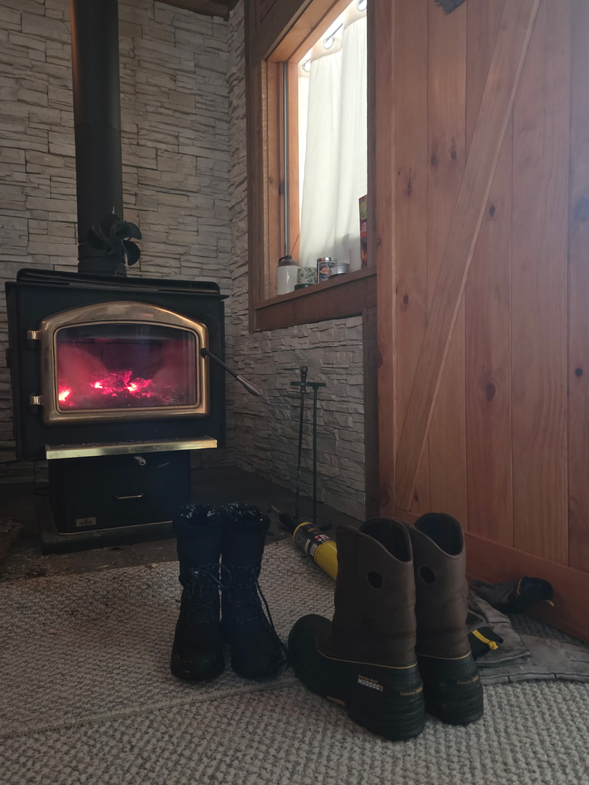 Waterfront Cabin Escape | Clear waters & Great Fishing - Photo 8
