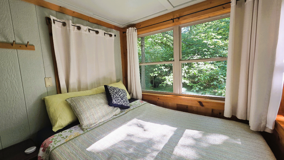 Waterfront Cabin Escape | Clear waters & Great Fishing - Photo 10