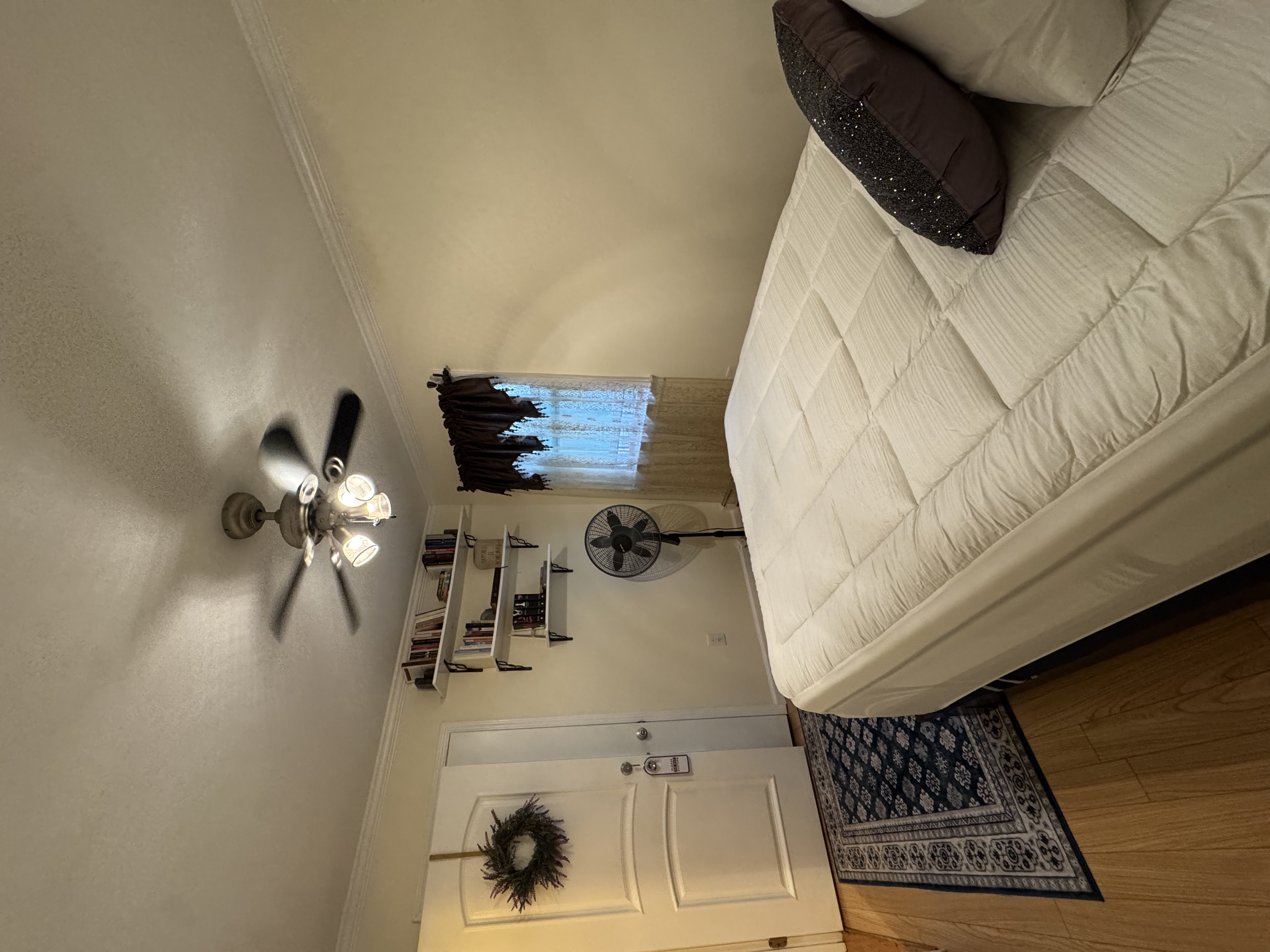 Spacious Room In Prime Location Near Hospitals - Photo 6