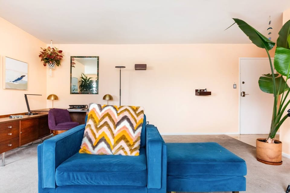 West Hollywood / Sunset sanctuary 1 BR w Office - Photo 6
