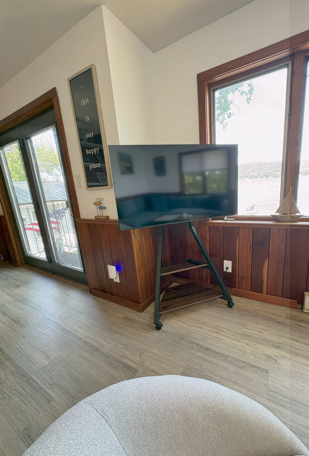 Live on Conesus Lake in a newly renovated home - Photo 3