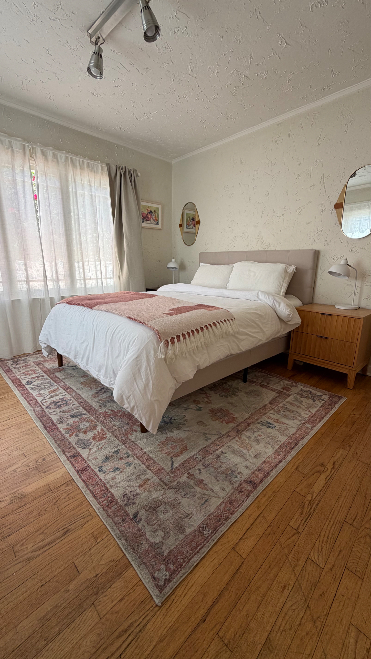 Charming Spanish style, 2 bedroom modern furnished house. - Photo 5