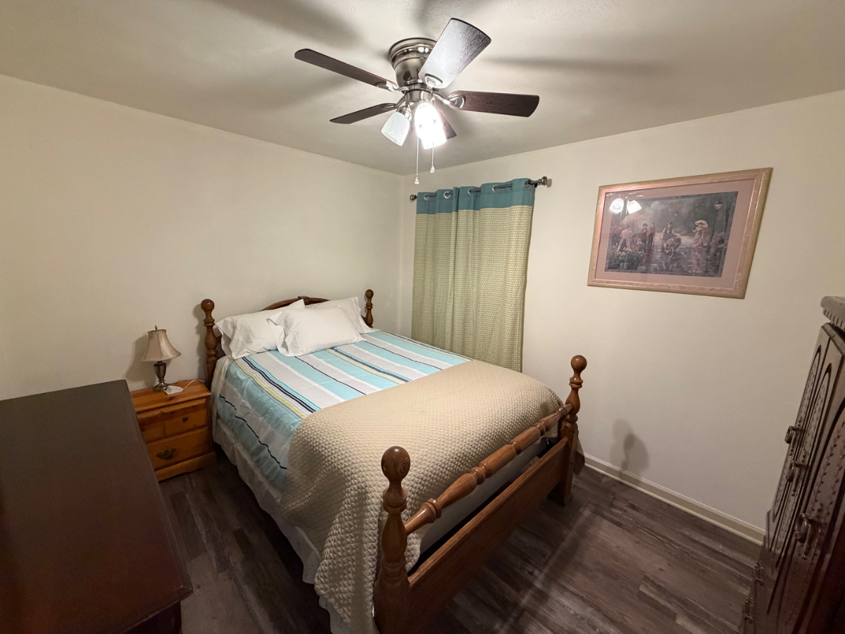 Cozy 2 Bedroom Townhouse - Photo 1