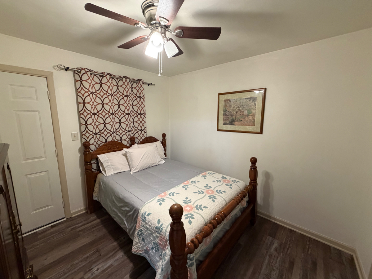 Cozy 2 Bedroom Townhouse - Photo 2