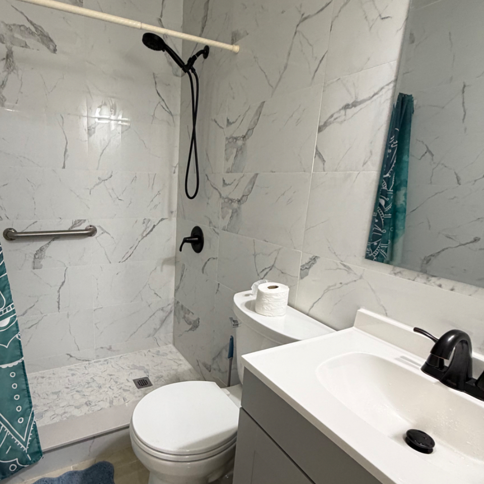 Cozy 2 Bedroom Townhouse - Photo 4
