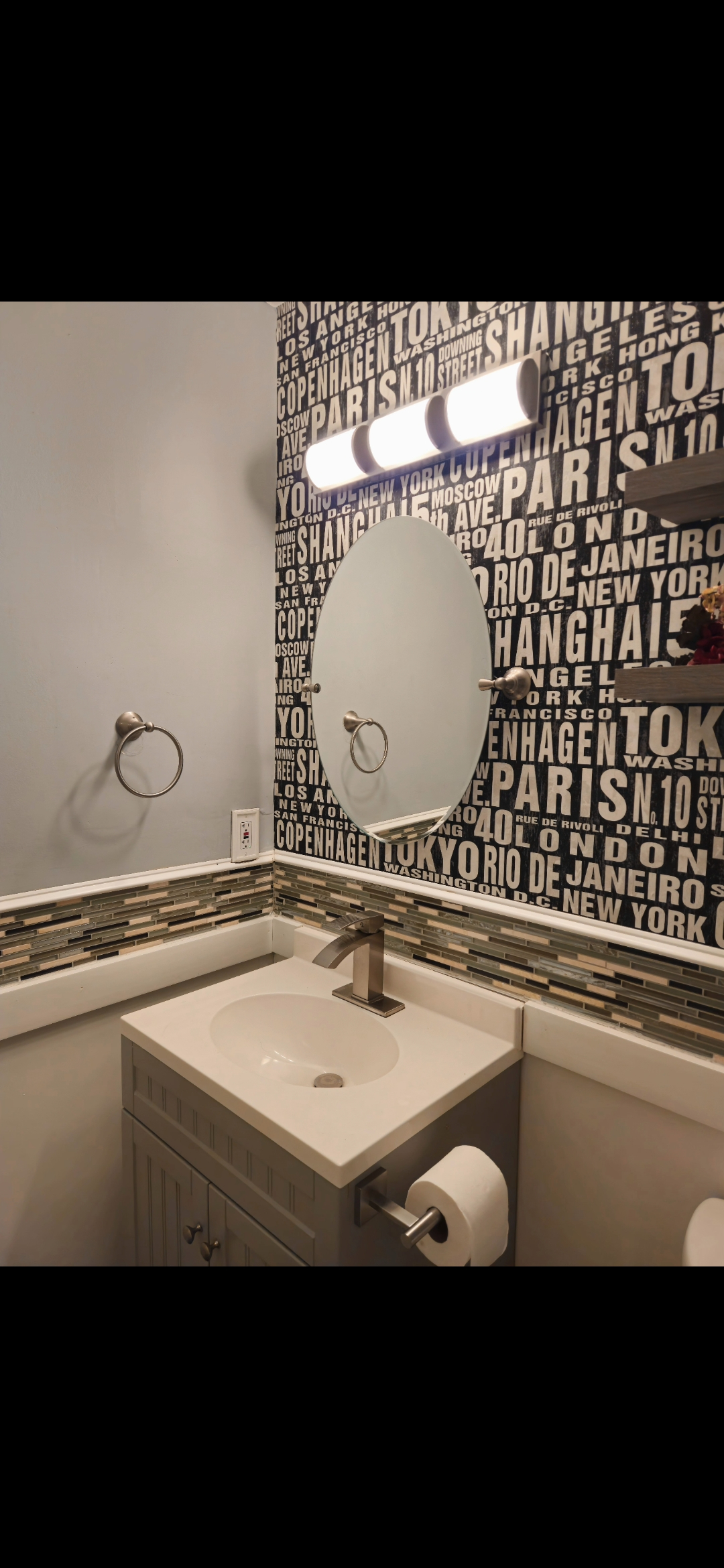 Professional Stay 2BR 1.5 Bath w/ Office & Garage - Photo 6
